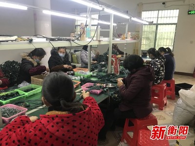 祁東縣:防疫開工兩不誤 就業(yè)車間生產忙