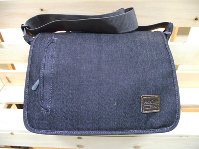 【廠家直銷 時(shí)尚休閑包 單肩背 一件代發(fā)】?jī)r(jià)格,廠家,圖片,時(shí)尚休閑包,高碑店市張六莊鵬遠(yuǎn)箱包加工廠-